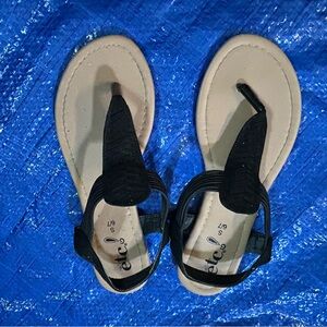 Women’s sandals